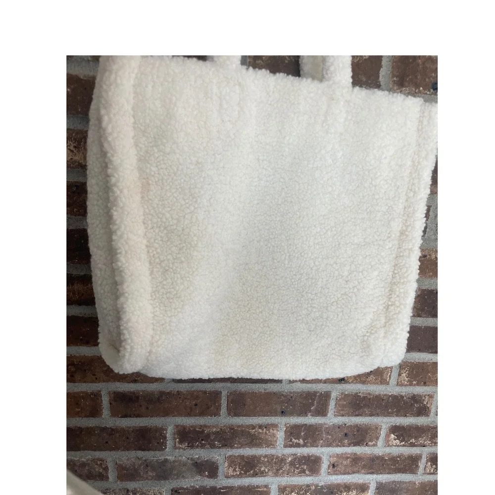 Victoria's Secret Ivory Sherpa Tote Bag - Picture 4 of 5